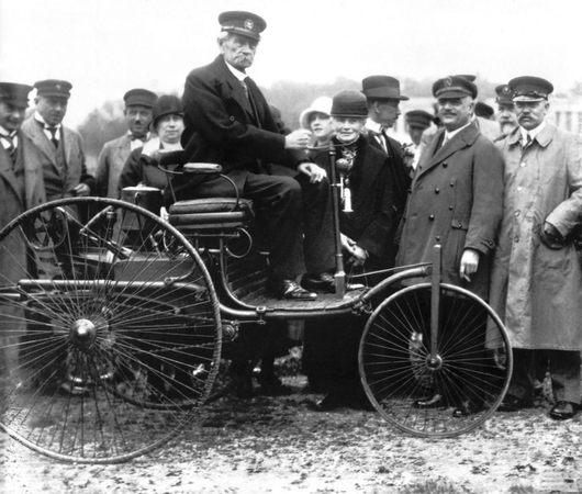 Šiandien automobiliui sukanka 130 metų