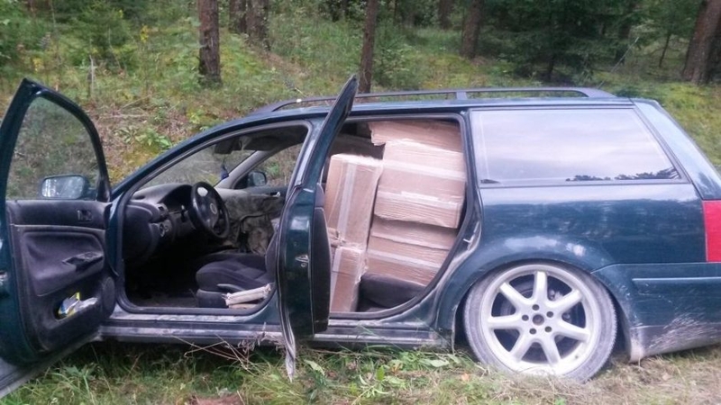 Nuo pasieniečių sprukęs kontrabandininkas nulėkė nuo kelio
