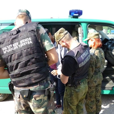 Lietuviai lenkams perdavė aštuonis migrantus iš Irako