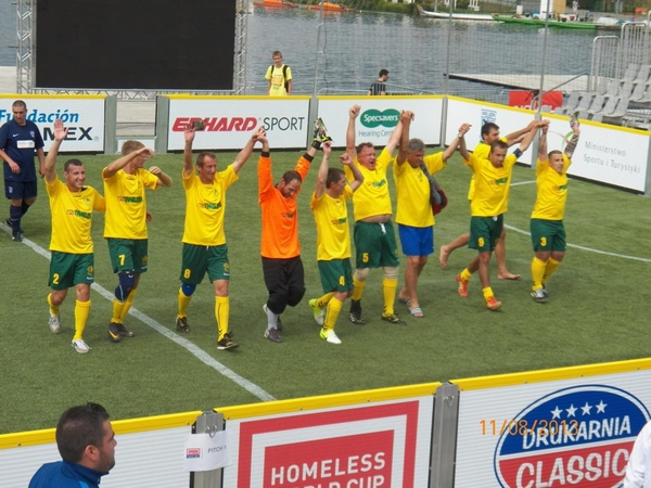 Lietuvos rinktinė sėkmingai kovoja Pasaulio benamių futbolo čempionate Poznanėje