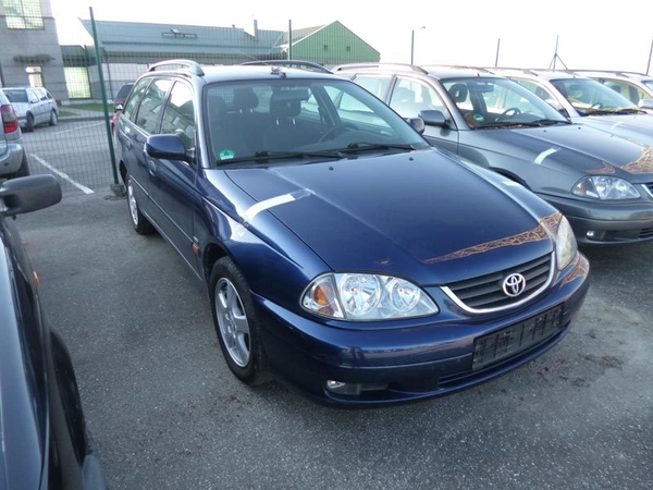 Pasienyje sulaikyti keturi įtartini automobiliai "Toyota Avensis" 