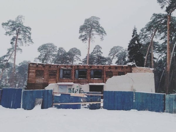 Atradimas: po mūru slėpėsi medinė Kulautuvos sinagoga