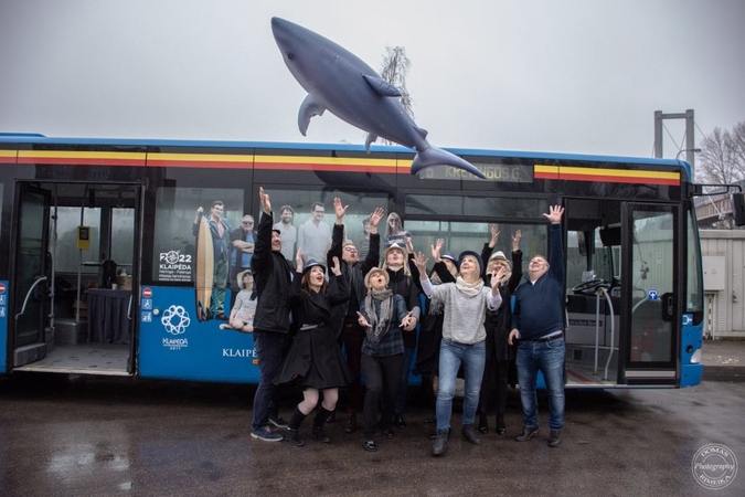 „Atvira kultūra“ atriedėjo autobusais