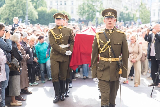 Į Vilnių atvežtas T. Matulionio sarkofagas