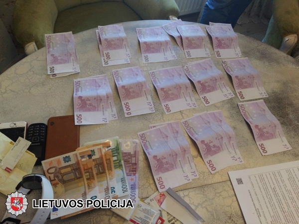 Teisiami narkotikų prekeiviai vėl įkliuvo su 8 kilogramais miltelių