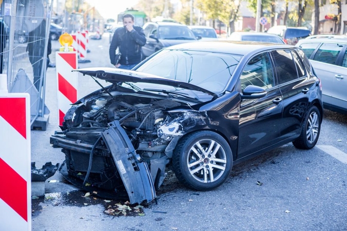 Kaune – viena avarija po kitos, nukentėjo ir medikų automobilis