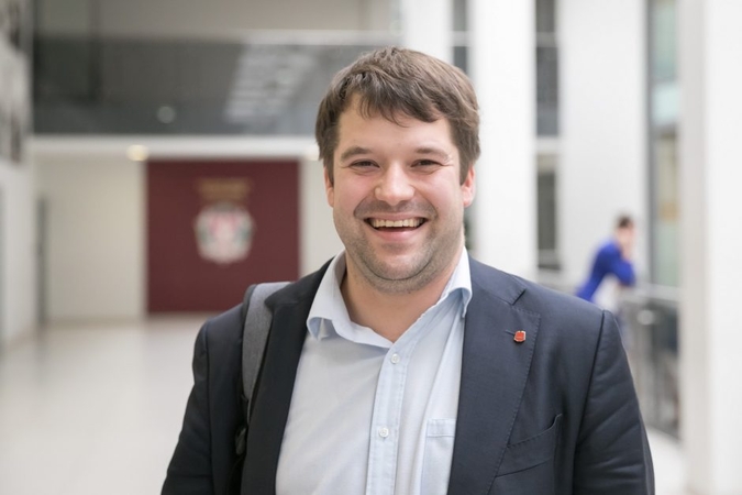 Naujas administracijos vadovas žada atsisakyti popierinių dokumentų