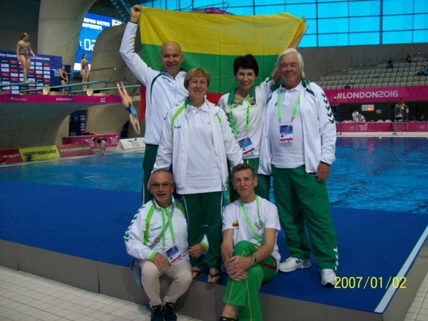 Šuolių į vandenį Europos čempionate Londone – lietuvių veteranų triumfas