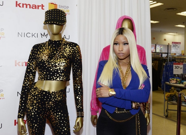 Dainininkė N. Minaj siūlo gerbėjams dar daugiau blizgučių ir ryškių spalvų