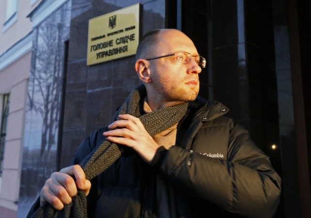 A. Jaceniukas save krikštija politiniu kamikadze
