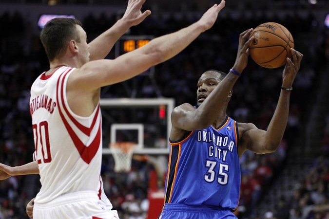 Sėkmingiausios D. Motiejūno rungtynės NBA lygoje - 15 taškų ir 7 atkovoti kamuoliai