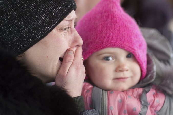 Niekšybė: iš kruvino Donecko kovų katilo per stebuklą į Lietuvą gyva sugrįžusi klaipėdietė Oksana tikina, kad separatistai vietos gyventojais dangstosi tarsi gyvu skydu.
