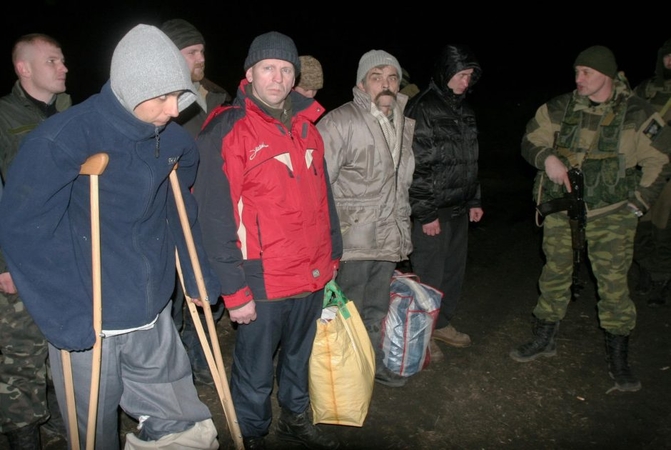 Ukrainos kariuomenė ir separatistai apsikeitė dešimtimis belaisvių