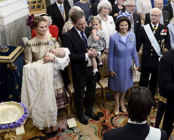 Per karališką ceremoniją pakrikštytas Švedijos princas