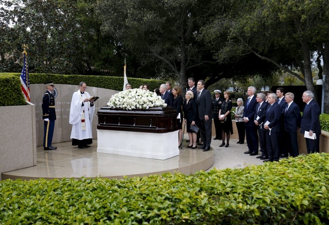 Palaidota buvusi JAV pirmoji ponia N. Reagan 