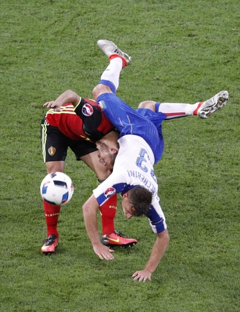 Italijos futbolininkai privertė pasiduoti Belgijos rinktinę