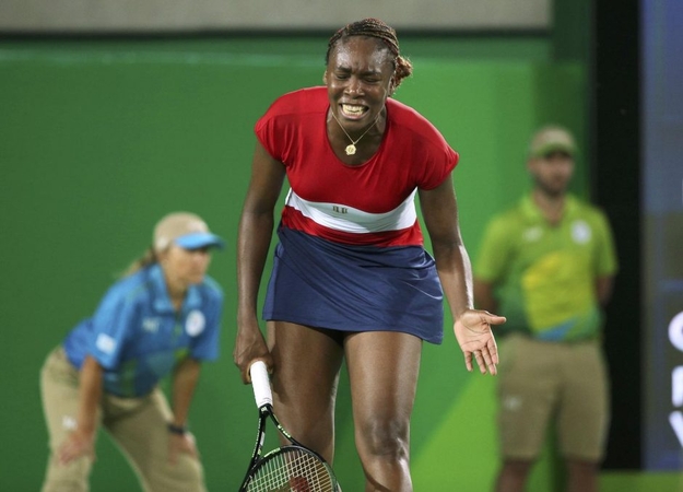 Teniso žvaigždė V. Williams suklupo jau olimpinių varžybų starte