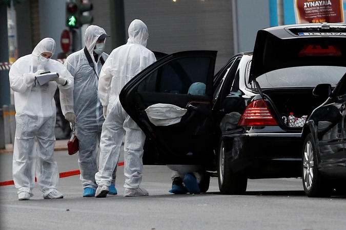 Graikijoje bandyta susprogdinti buvusį premjerą
