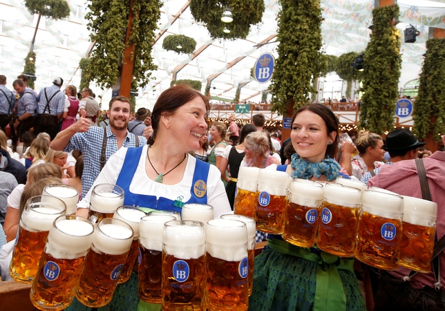 Bavarijoje vyksta „Oktoberfest“: sustiprintas saugumas pramogauti netrukdo