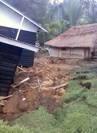 Žemės drebėjimas Papua Naujoje Gvinėjoje nusinešė beveik 70 žmonių gyvybes