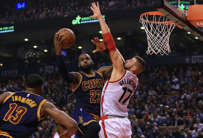 „Raptors“ su J. Valančiūnu trečią kartą pralaimėjo NBA čempionams