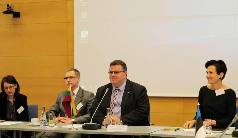 L. Linkevičius: į propagandą reaguoti reikia greitai