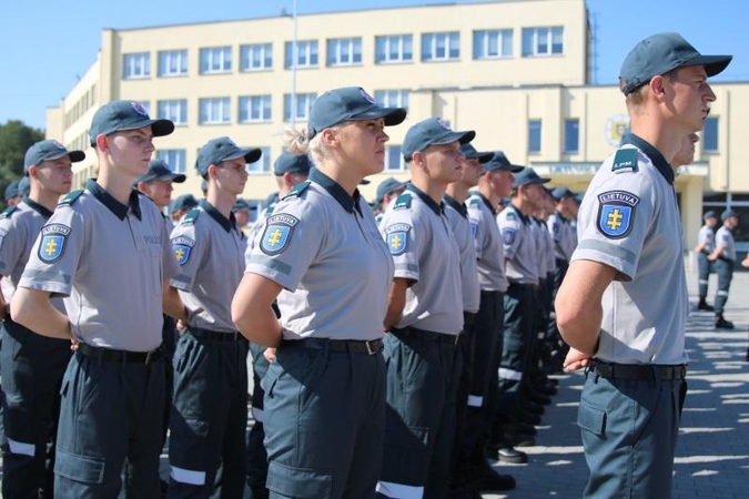 Mokslo metų pradžia Policijos mokykloje – su kareiviška koše 