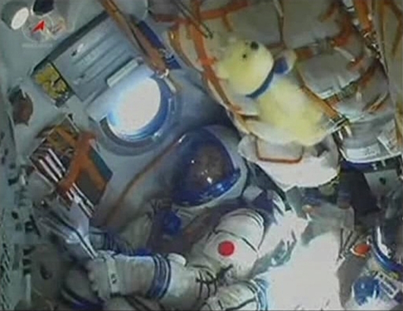 Paleista raketa, skraidinanti į TKS tris astronautus ir Sočio olimpiados deglą