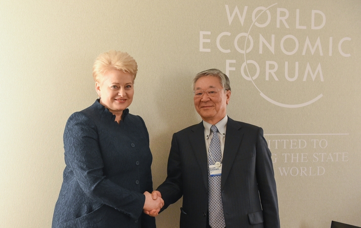 Su „Hitachi“ vadovu susitikusi D. Grybauskaitė: susidomėjimas VAE išlieka