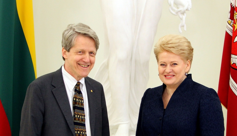 Robertas Shilleris ir Dalia Grybauskaitė