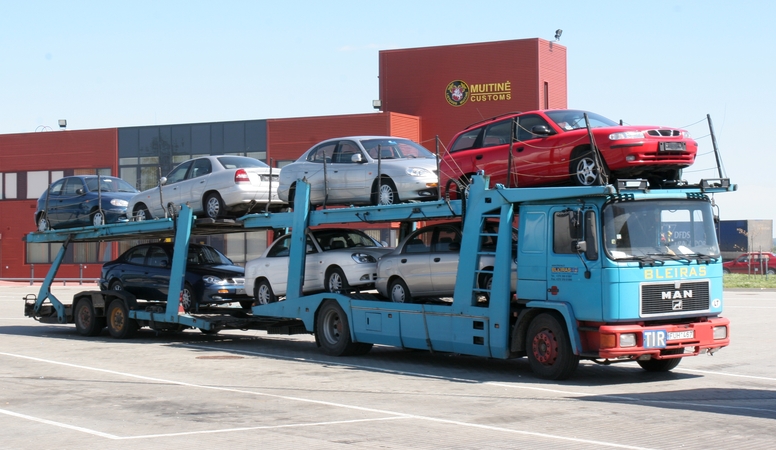 Prekyba naudotais automobiliais sulėtėjo, metas derėtis