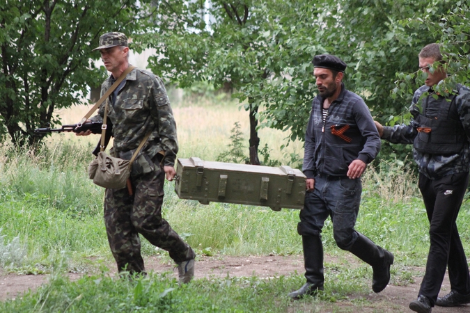 Ukrainos ministras: šalies rytuose tęsiasi intensyvūs susišaudymai