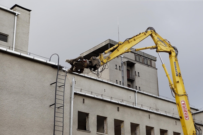 Seimas sugriežtino pastatų rekonstrukcijos tvarką