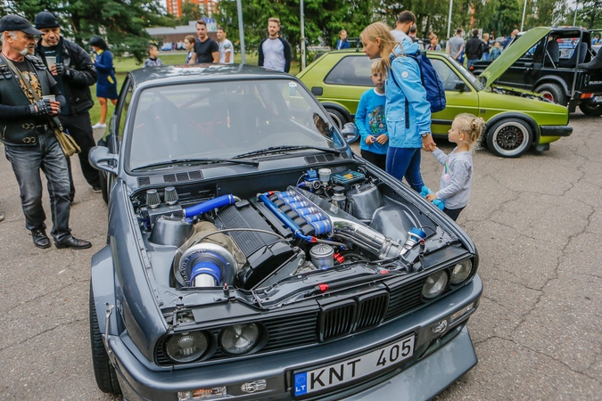 Klaipėdiečiai uždarė automobilių ir motociklų vasaros sezoną