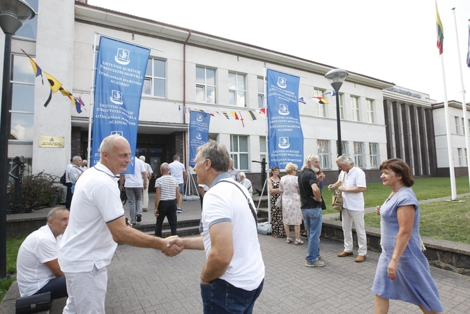 Lietuvos aukštosios jūreivystės mokyklos jubiliejuje – alumnų desantas