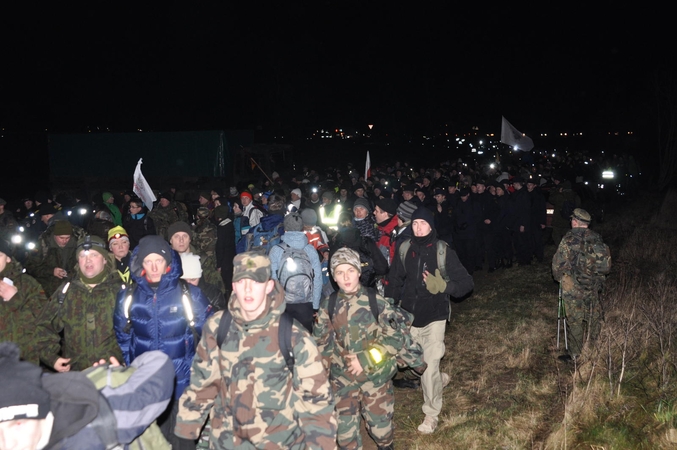 Naktiniame žygyje „Klaipėdos sukilimo dalyvių keliais“ – daugybė dalyvių
