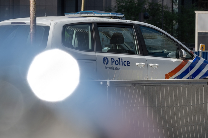 Belgijos Šarlerua oro uostas po pranešimo apie bombą atnaujina veiklą