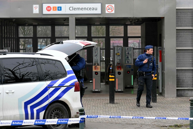 Briuselio policija ieško prie metro šaudžiusių ginkluotų asmenų