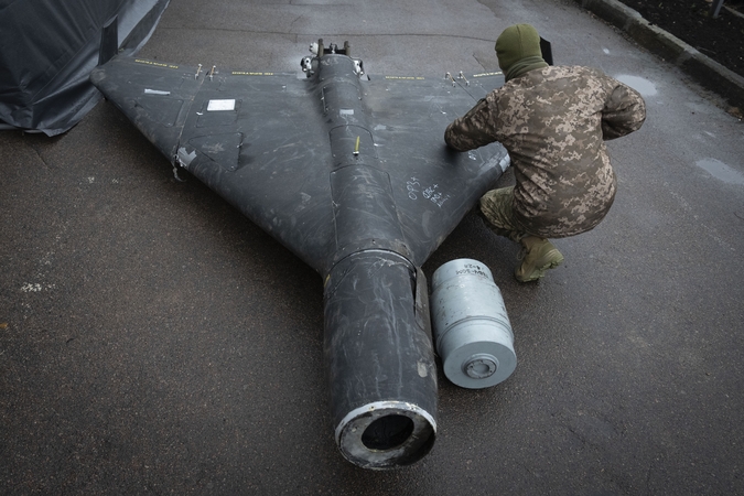 Ukrainos žvalgyba: Rusija „Shahed“ dronuose amerikietiškus komponentus keičia kiniškais