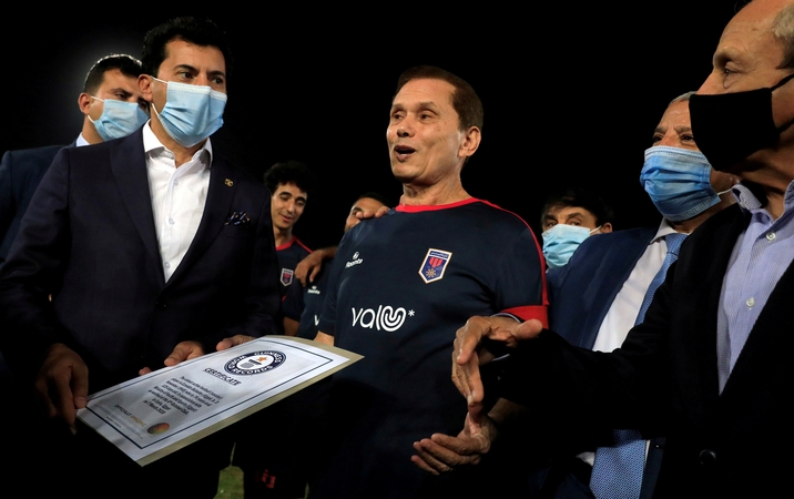 75 metų egiptietis pripažintas vyriausiu pasaulyje profesionaliu futbolininku