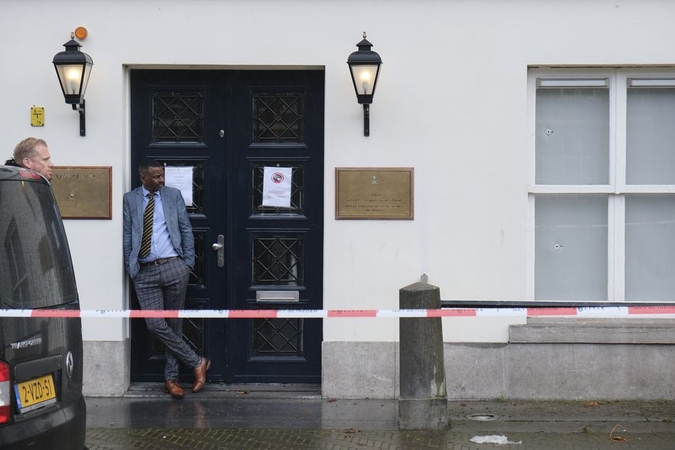 Hagoje apšaudyta Saudo Arabijos ambasada