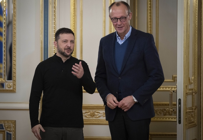 Vokietijos konservatorių lyderis lankosi Ukrainoje
