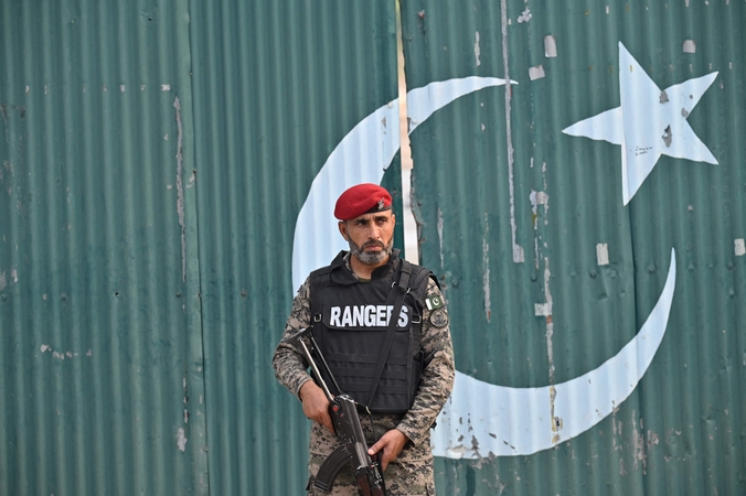 Pakistanas sako neketinantis deeskaluoti situacijos su Indija