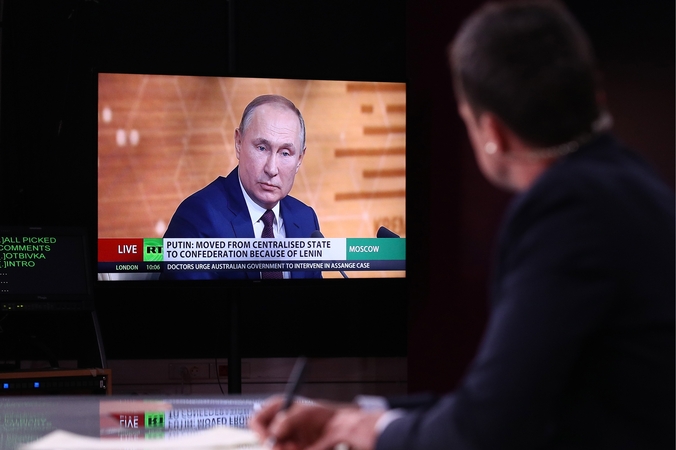 Propagandos grimasos: reportaže apie Minską parodė vaizdus iš Karabacho