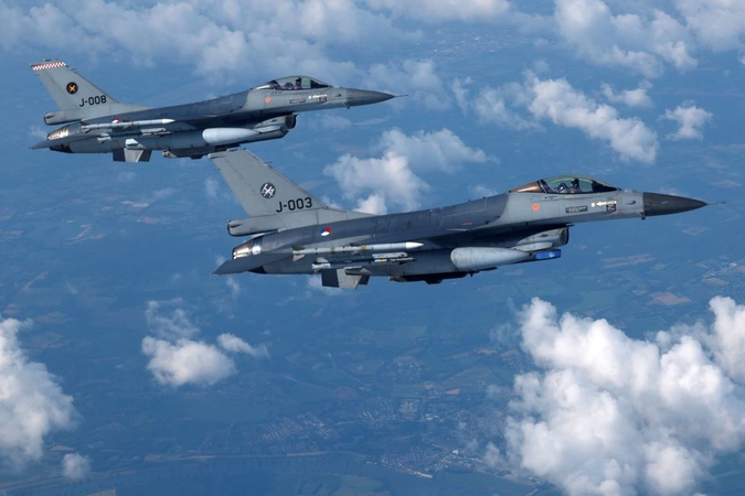 Nyderlandų gynybos ministrė: JAV davė leidimą siųsti naikintuvus F-16 Ukrainai