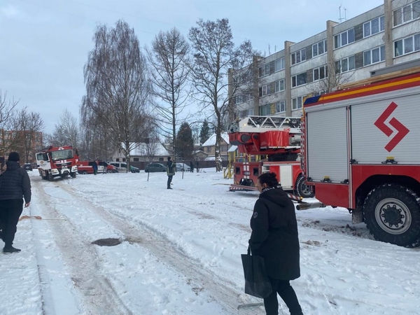 Po sprogimo Panevėžio daugiabutyje skelbiama lokali ekstremali situacija