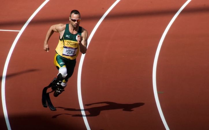 Dėl draugės nužudymo nuteistas paralimpinis čempionas O. Pistorius paleistas lygtinai