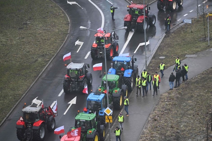 Lenkijos ūkininkai surengė kelių blokadą dėl importo iš Ukrainos