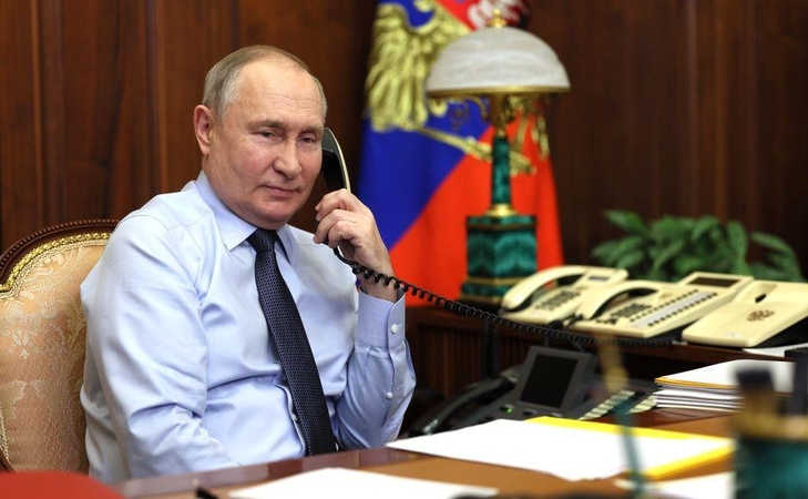 V. Putinas telefonu pasikalbėjo su laikinuoju Irano prezidentu