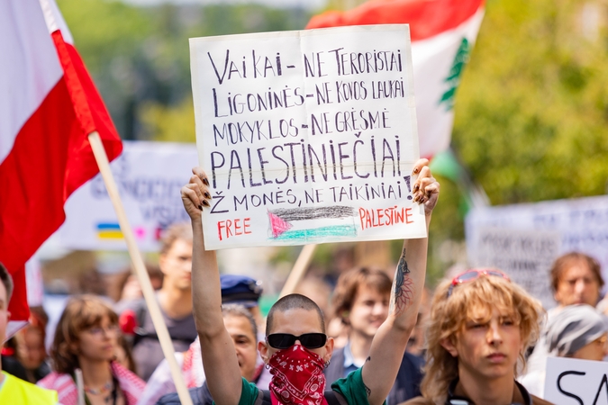 „Tai ne karas, ne konfliktas, o genocidas“: Vilniuje surengta dar viena Palestinos palaikymo akcija